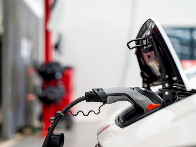 Kompakte On-Board-Charger für effizientes Laden im Elektrofahrzeug