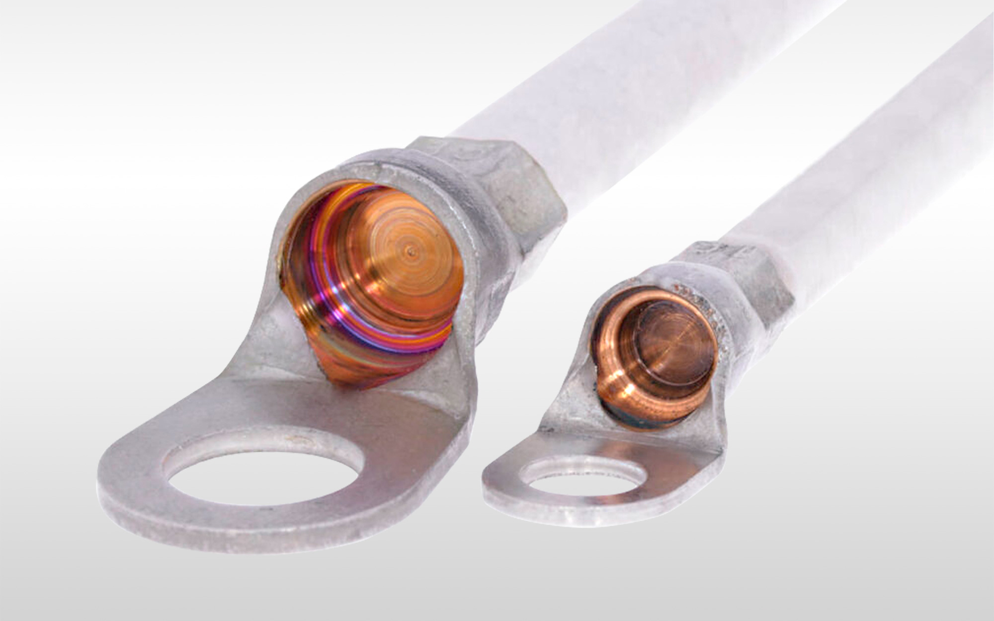 Bei der Reibschweißtechnik werden keine Hilfsfügestoffe wie Zinn benötigt. Folien oder Garne müssen vorher nicht entfernt werden.