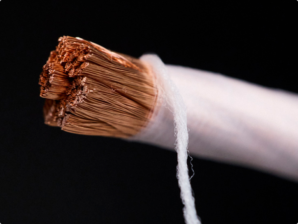 Gemeinsam mit Ihrem Entwicklungsteam gestalten wir HF-Litzen, die exakt zu Ihren elektrischen, thermischen und mechanischen Anforderungen passen.